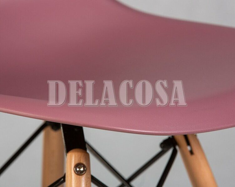 Стул Eames пыльная роза ножки бук